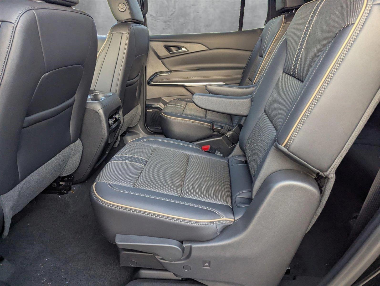 2025 Chevrolet Traverse Vehicle Photo in MIAMI, FL 33134-2699