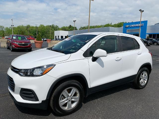 2022 Chevrolet Trax Vehicle Photo in MOON TOWNSHIP, PA 15108-2571