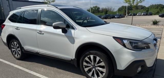 2019 Subaru Outback Vehicle Photo in Green Bay, WI 54304