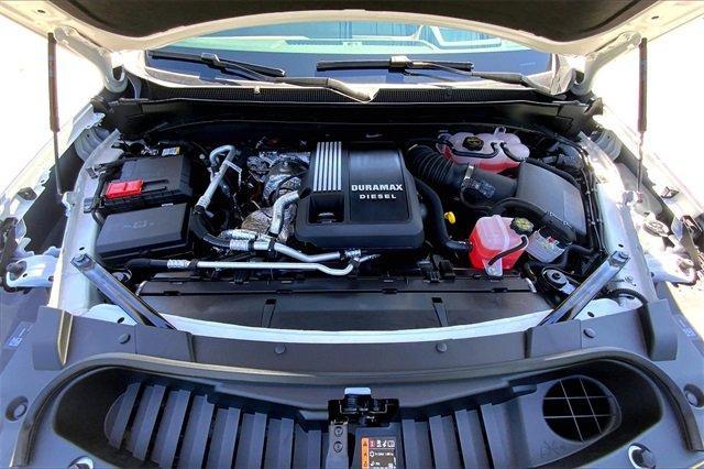 2025 Chevrolet Suburban Vehicle Photo in KANSAS CITY, MO 64114-4502