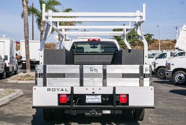 2023 Chevrolet Silverado Chassis Cab Vehicle Photo in VENTURA, CA 93003-8585