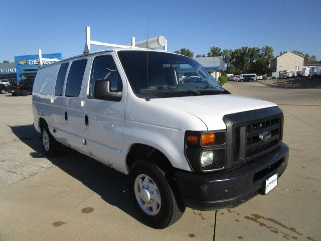 2008 Ford Econoline Cargo Van Vehicle Photo in Cedar Rapids, IA 52402