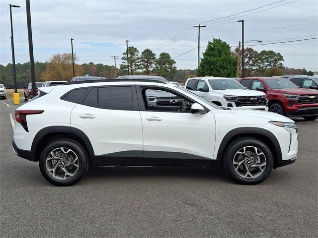 2025 Chevrolet Trax Vehicle Photo in BERLIN, MD 21811-1121