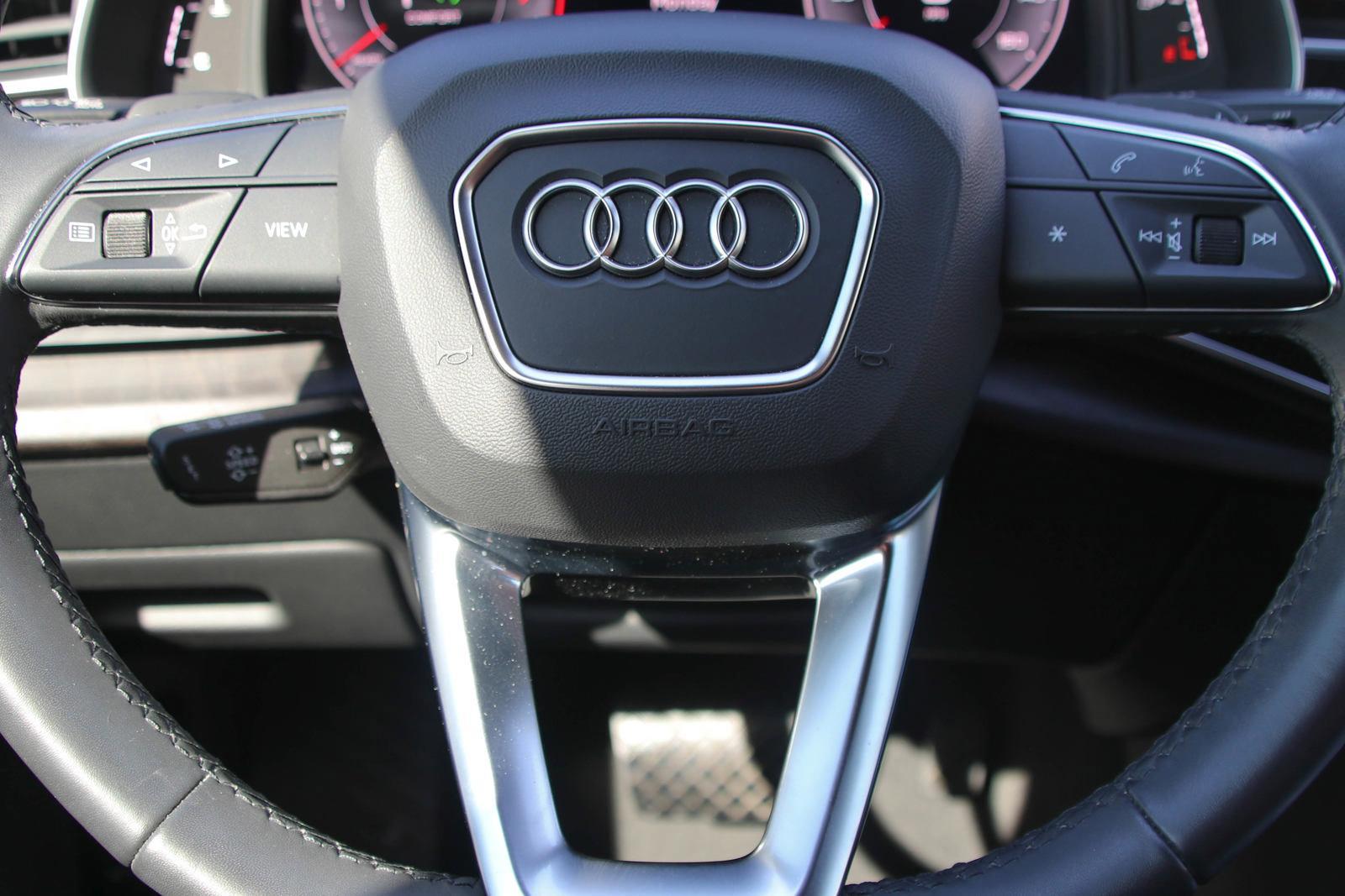 2024 Audi Q7 Vehicle Photo in SUGAR LAND, TX 77478