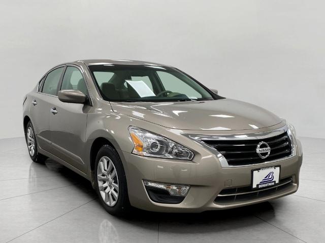 2015 Nissan Altima Vehicle Photo in Appleton, WI 54913