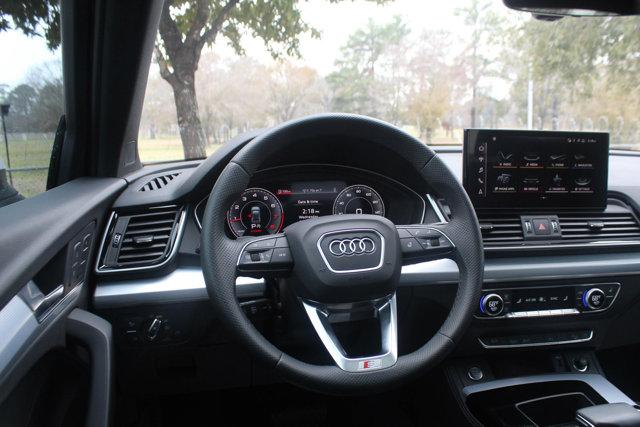 2024 Audi Q5 Vehicle Photo in HOUSTON, TX 77090