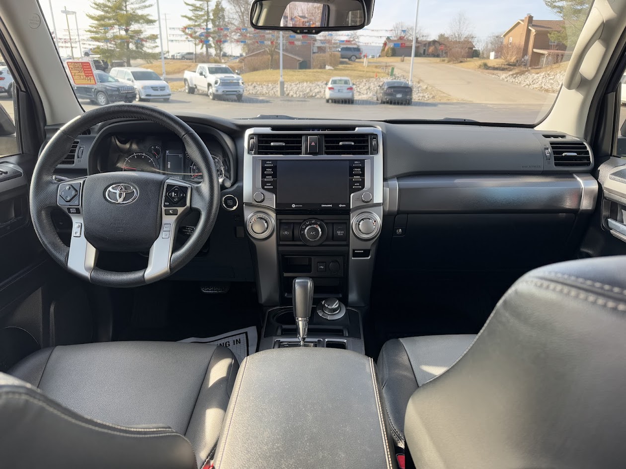 2020 Toyota 4Runner Vehicle Photo in BOONVILLE, IN 47601-9633