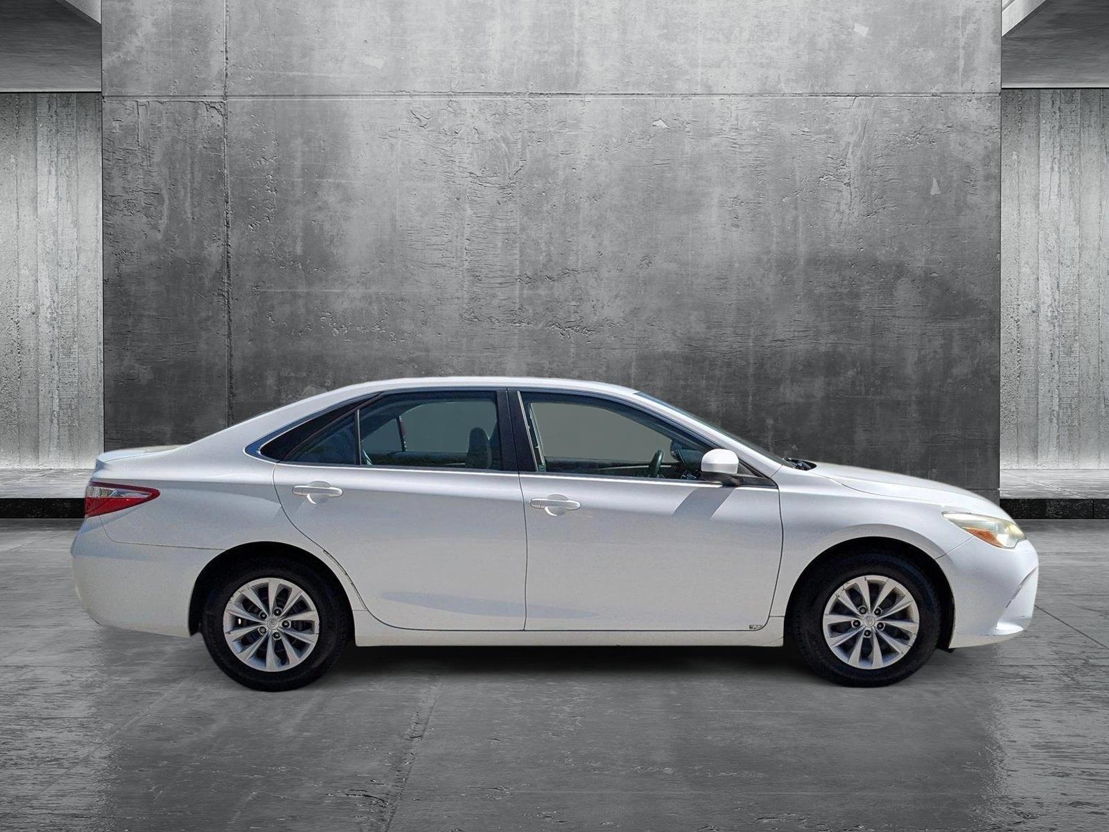 2015 Toyota Camry Vehicle Photo in PEMBROKE PINES, FL 33024-6534