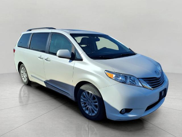 2017 Toyota Sienna Vehicle Photo in Oshkosh, WI 54904