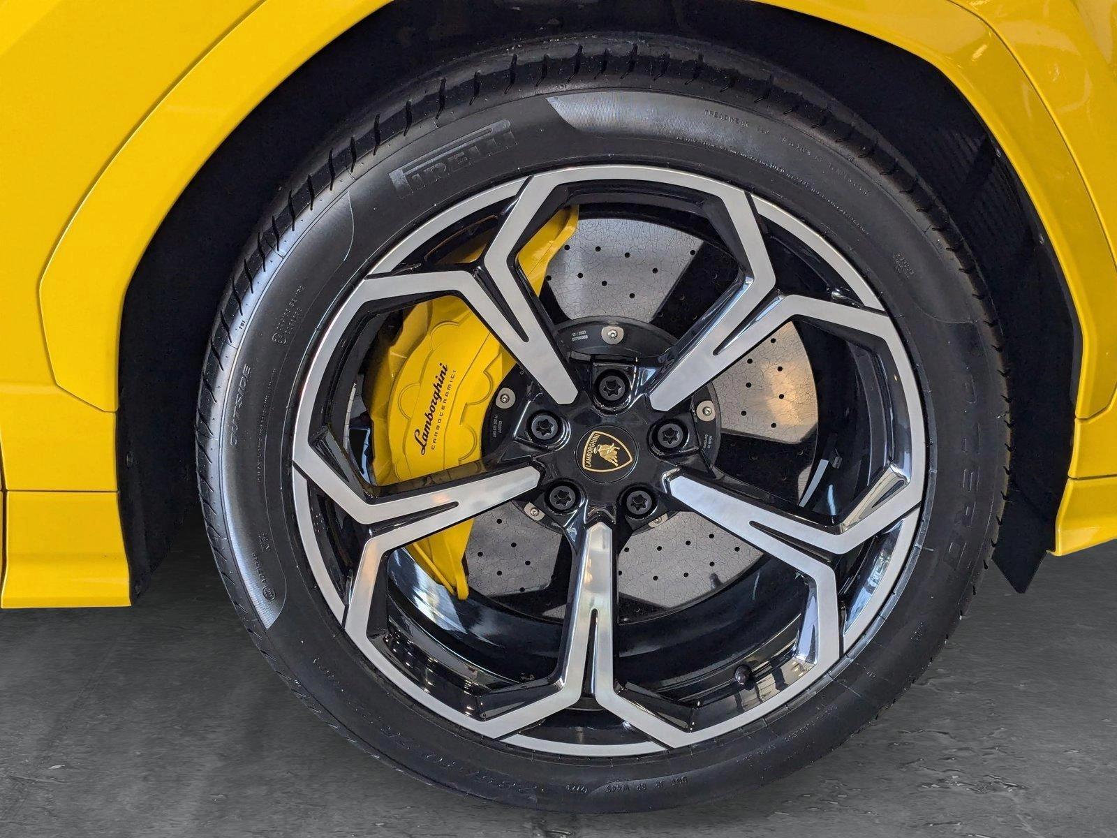 2021 Lamborghini Urus Vehicle Photo in Miami, FL 33169