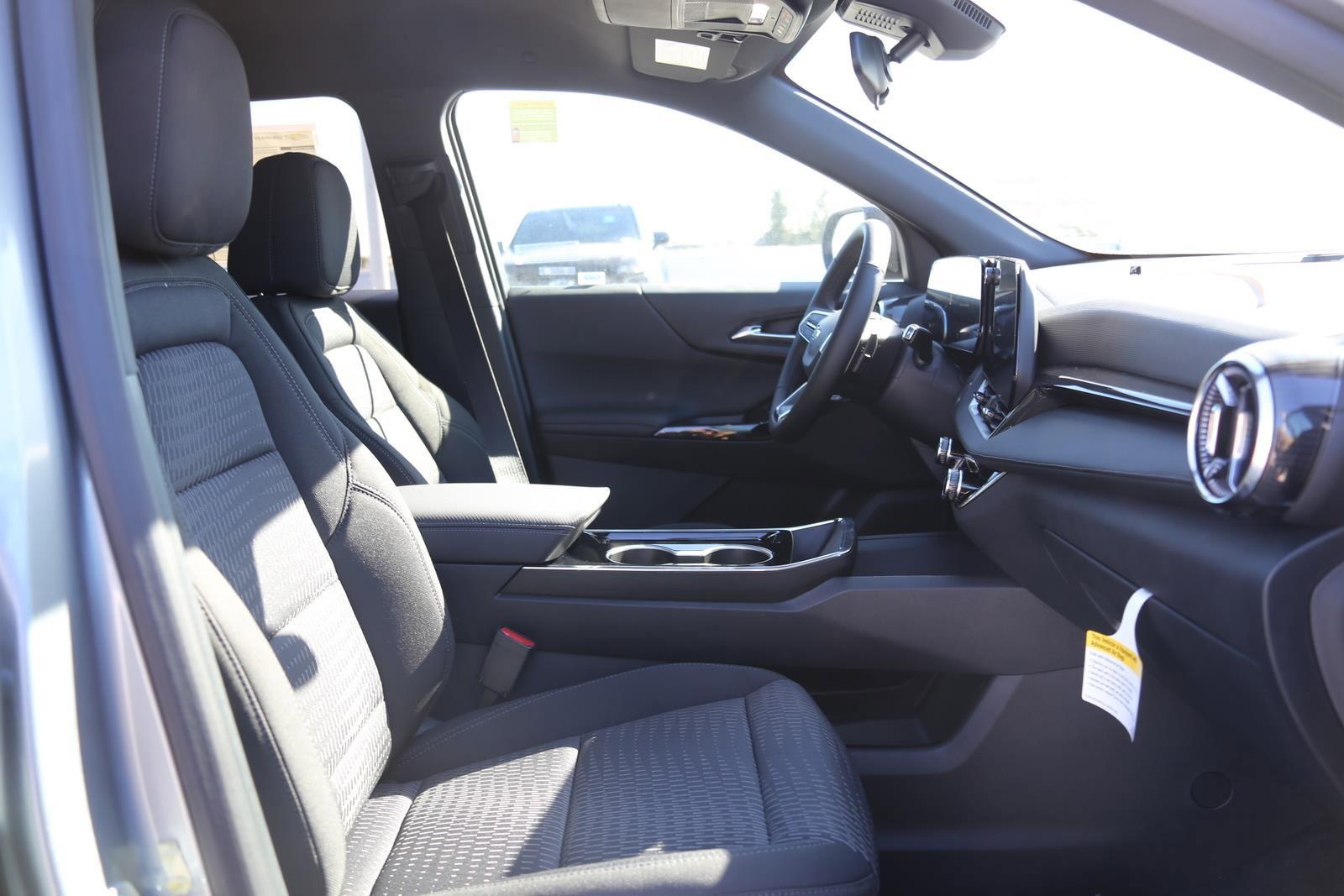 2025 Chevrolet Equinox Vehicle Photo in LOS ANGELES, CA 90007-3794