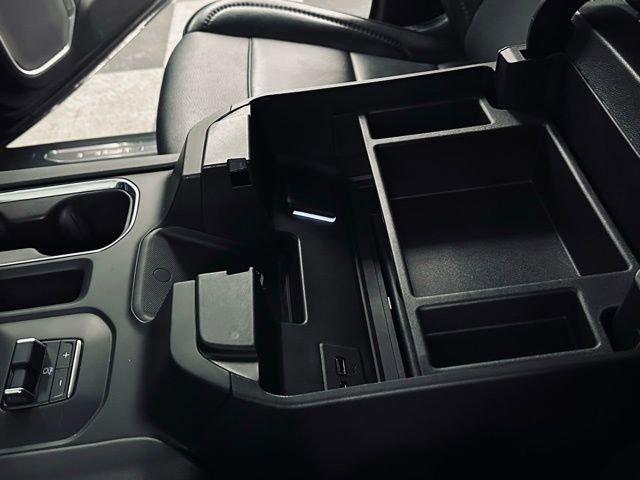 2023 GMC Sierra 1500 Vehicle Photo in MEDINA, OH 44256-9631