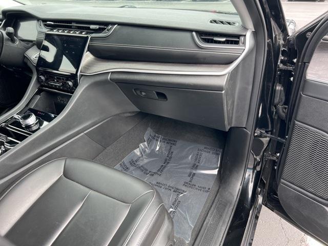 2023 Jeep Grand Cherokee L Vehicle Photo in GREEN BAY, WI 54304-5303
