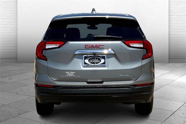 2024 GMC Terrain Vehicle Photo in TOPEKA, KS 66609-0000
