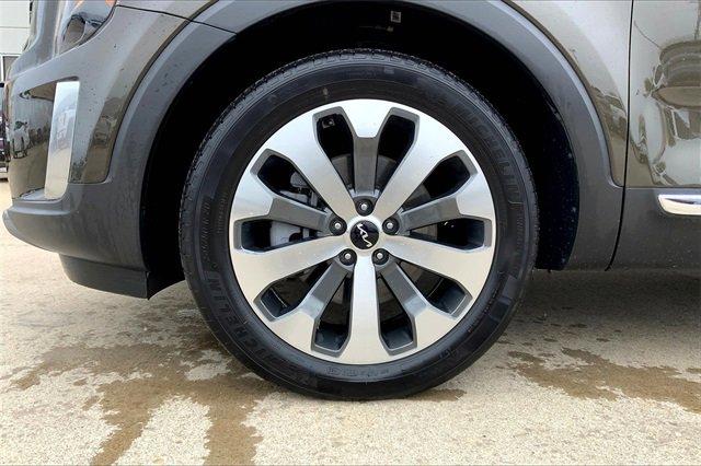 2022 Kia Telluride Vehicle Photo in TOPEKA, KS 66609-0000