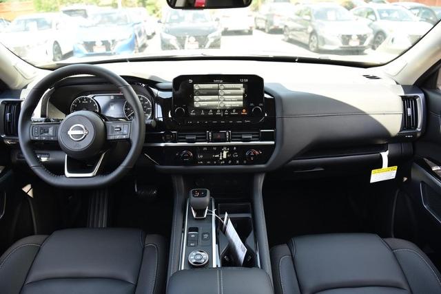 2025 Nissan Pathfinder Vehicle Photo in Ballwin, MO 63011