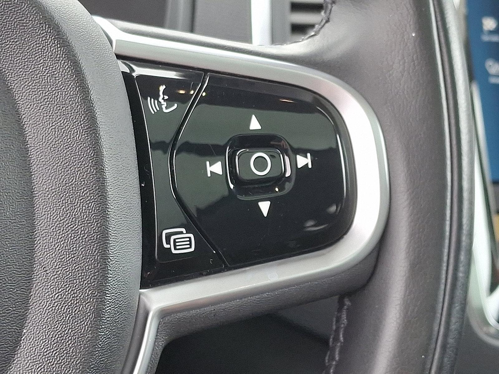 2022 Volvo XC90 Vehicle Photo in Trevose, PA 19053
