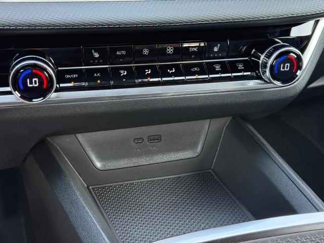 2026 Chevrolet Equinox Vehicle Photo in COLUMBIA, MO 65203-3903