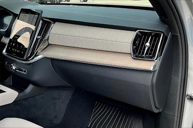 2025 Volvo XC90 Vehicle Photo in Grapevine, TX 76051