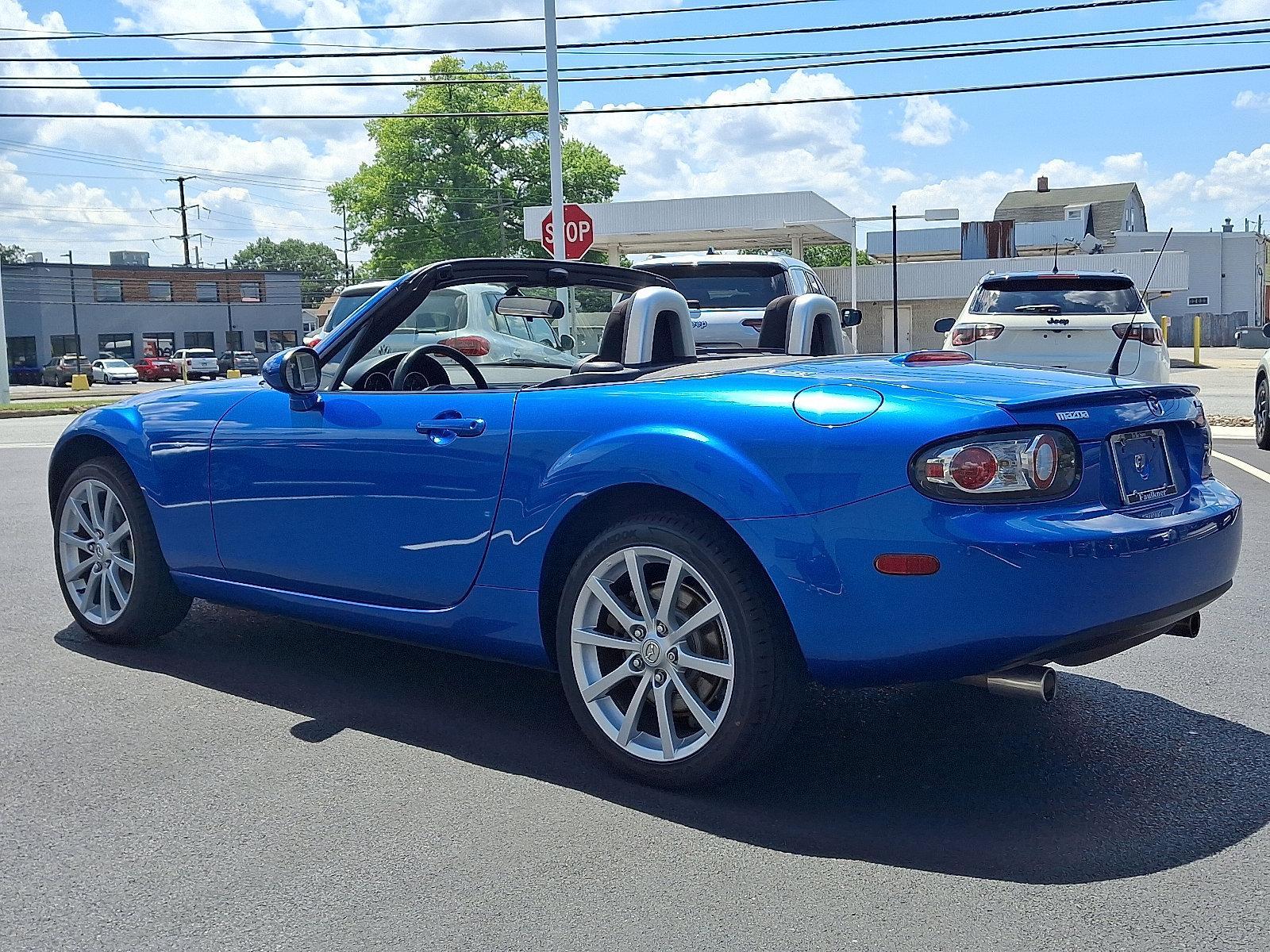 2006 Mazda MX-5 Miata Vehicle Photo in Harrisburg, PA 17111
