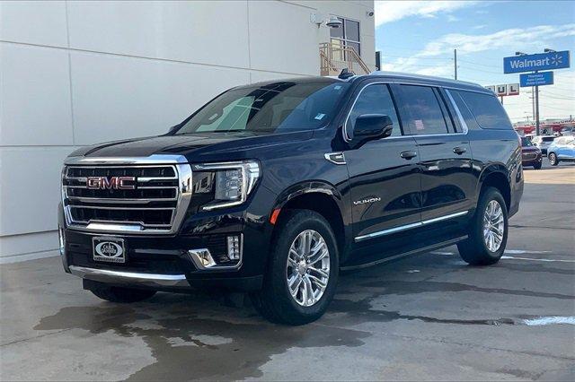 2024 GMC Yukon XL Vehicle Photo in TOPEKA, KS 66609-0000