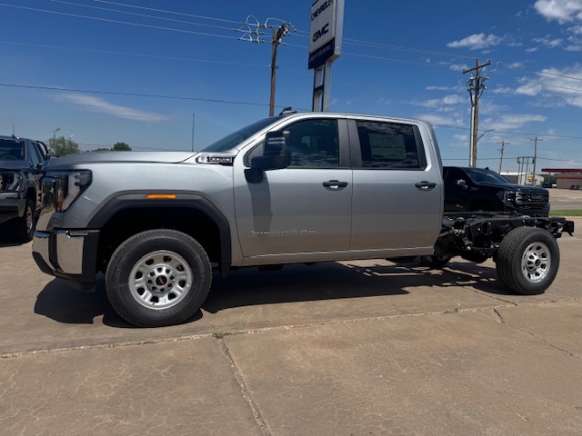 Sterling Metallic 2026 GMC Sierra 3500HD Chassis Pro Crew Cab 4WD Pickup Truck Four-Wheel Drive Automatic
