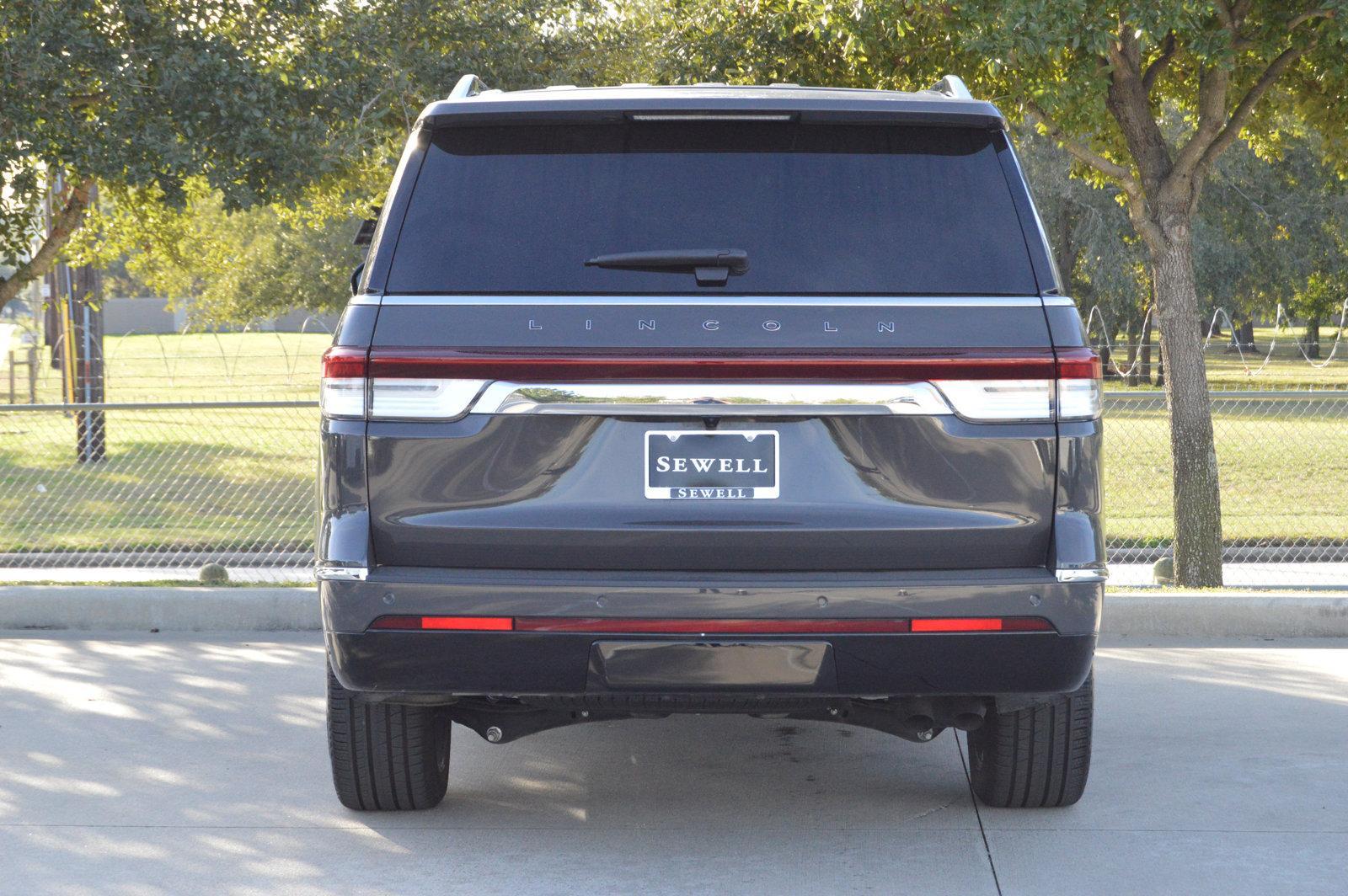 2024 Lincoln Navigator Vehicle Photo in Houston, TX 77090