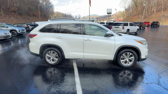 2015 Toyota Highlander Vehicle Photo in MARION, NC 28752-6372