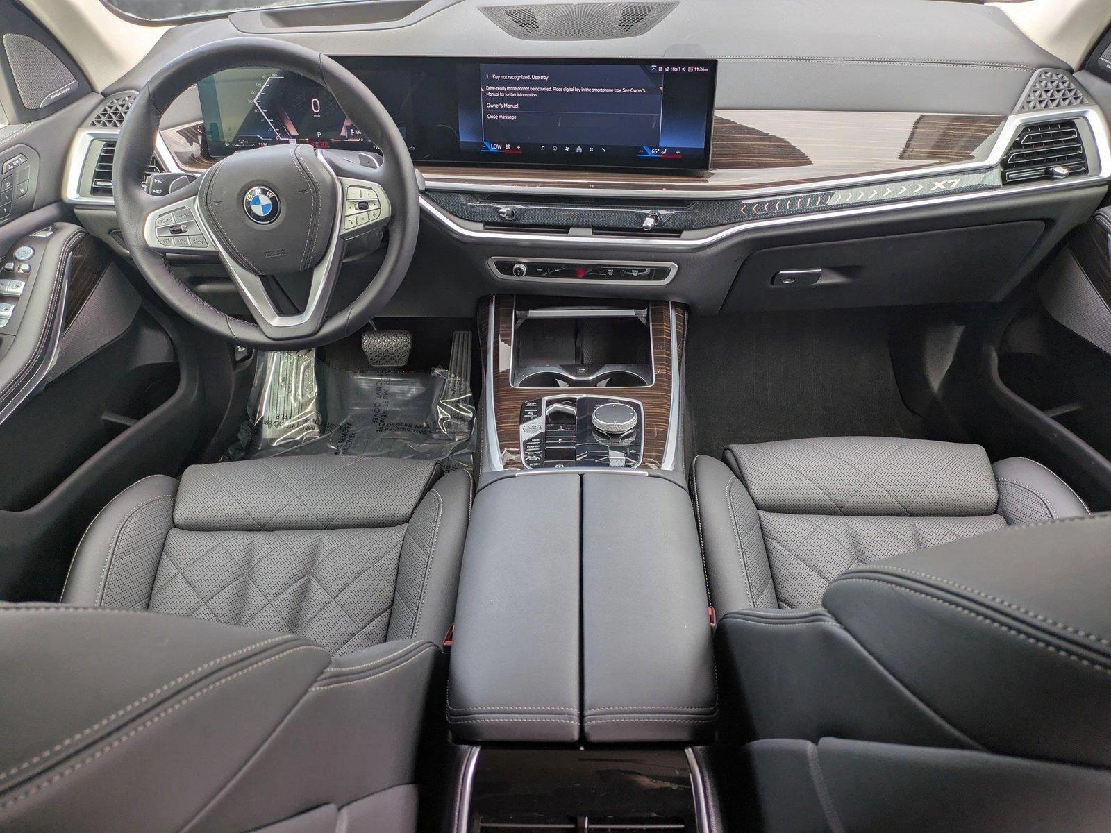 2024 BMW X7 xDrive40i Vehicle Photo in Sarasota, FL 34231