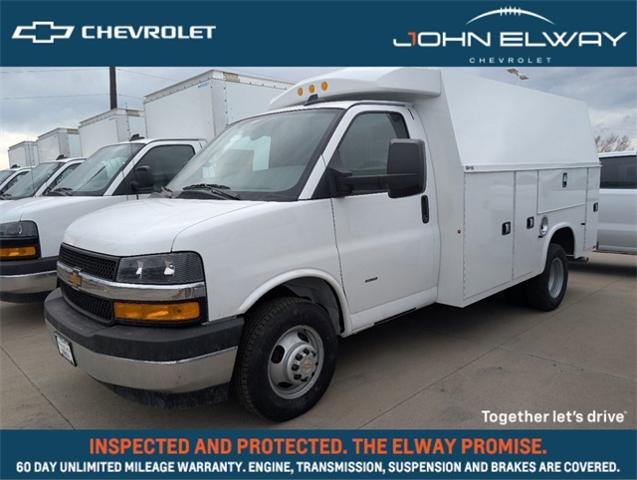 2024 Chevrolet Express Commercial Cutaway Vehicle Photo in ENGLEWOOD, CO 80113-6708