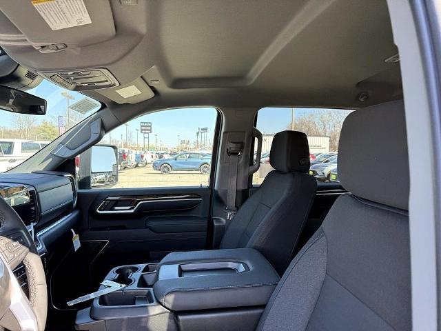 2025 GMC Sierra 2500 HD Vehicle Photo in CHICOPEE, MA 01020-5001