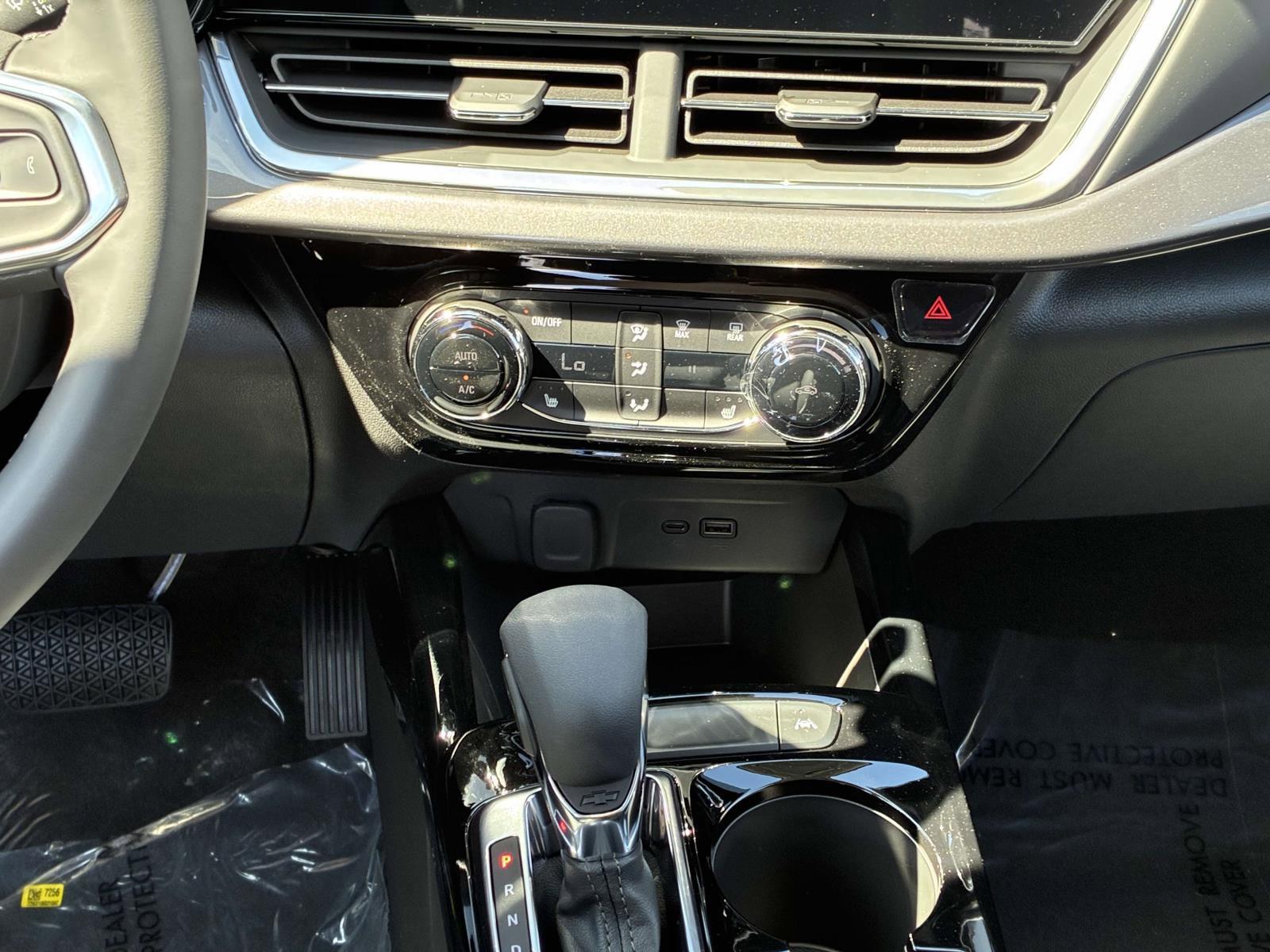 2025 Chevrolet Trax Vehicle Photo in LOS ANGELES, CA 90007-3794