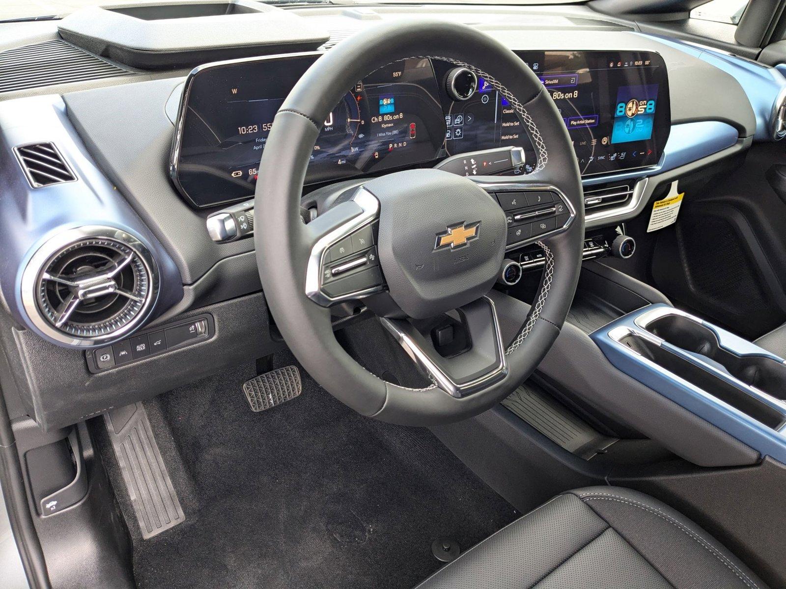 2025 Chevrolet Equinox EV Vehicle Photo in VALENCIA, CA 91355-1705