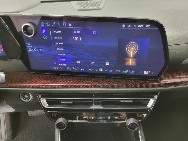 2024 Chevrolet Traverse Vehicle Photo in APPLETON, WI 54914-4656