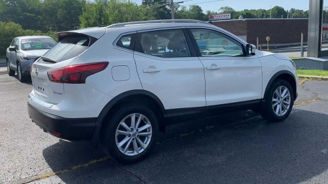 2017 Nissan Rogue Sport Vehicle Photo in MOON TOWNSHIP, PA 15108-2571