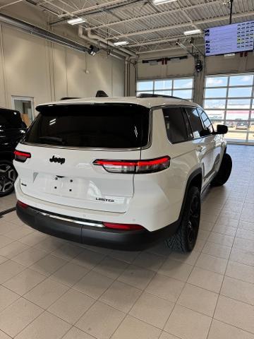 2024 Jeep Grand Cherokee L Vehicle Photo in Peoria, IL 61615