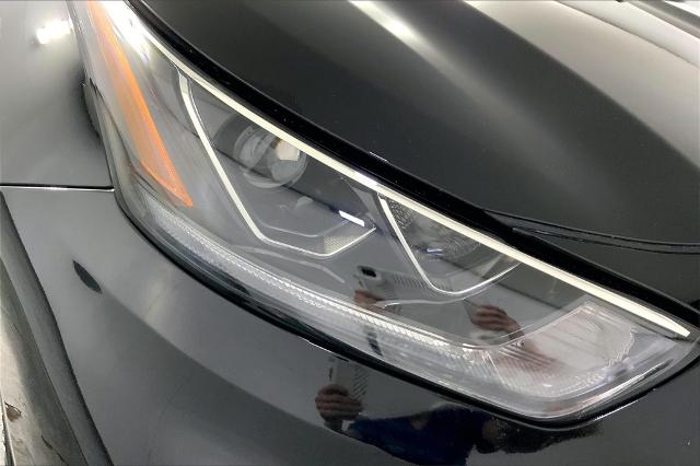 2023 Toyota Highlander Vehicle Photo in Lees Summit, MO 64086