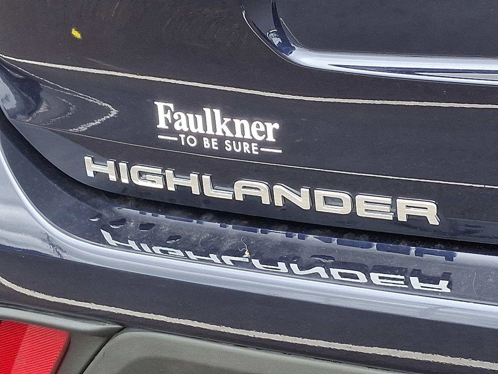 2020 Toyota Highlander Vehicle Photo in Harrisburg, PA 17111