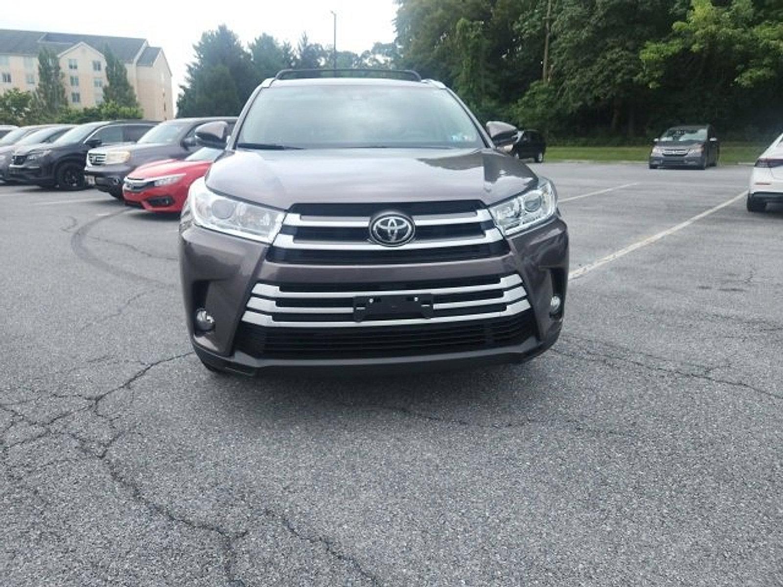 2019 Toyota Highlander Vehicle Photo in Harrisburg, PA 17111