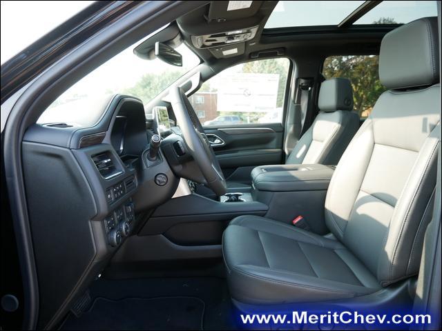 2024 Chevrolet Suburban Vehicle Photo in MAPLEWOOD, MN 55119-4794