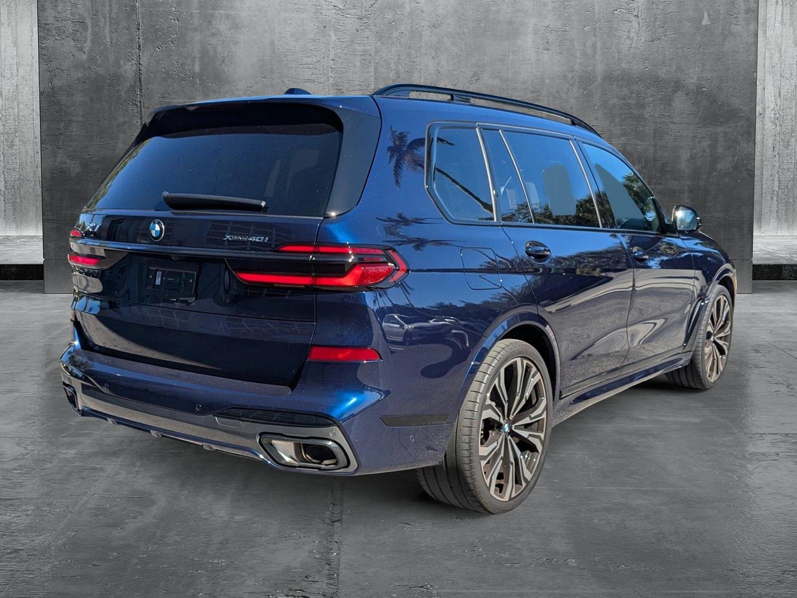 2024 BMW X7 xDrive40i Vehicle Photo in Pompano Beach, FL 33064