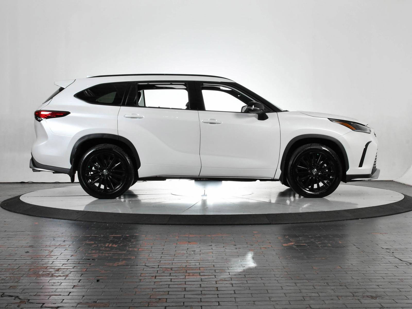 2023 Toyota Highlander Vehicle Photo in DALLAS, TX 75235