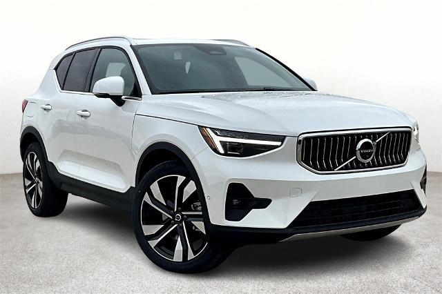 2025 Volvo XC40 Vehicle Photo in Grapevine, TX 76051