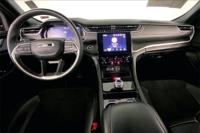 2023 Jeep Grand Cherokee Vehicle Photo in Kansas City, MO 64114