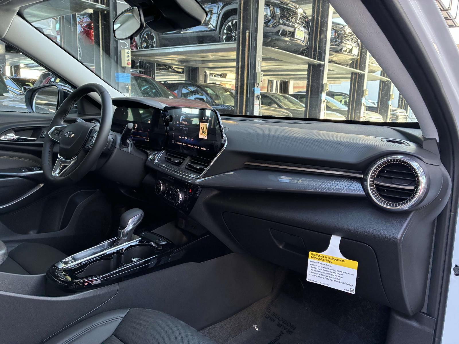 2025 Chevrolet Trax Vehicle Photo in LOS ANGELES, CA 90007-3794