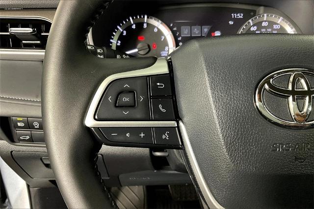 2024 Toyota Highlander Vehicle Photo in Tulsa, OK 74129