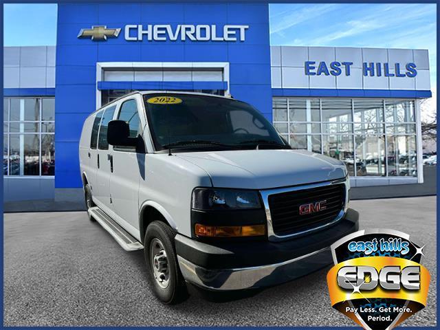 2022 GMC Savana Cargo Van Vehicle Photo in Roslyn, NY 11576