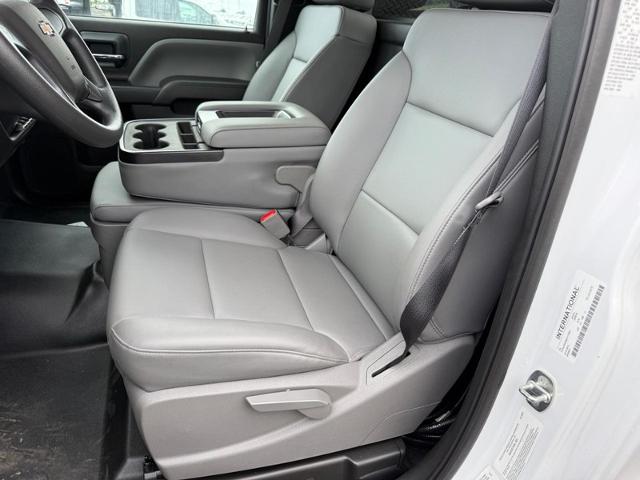 2024 Chevrolet Silverado 5500 HD Vehicle Photo in COLUMBIA, MO 65203-3903