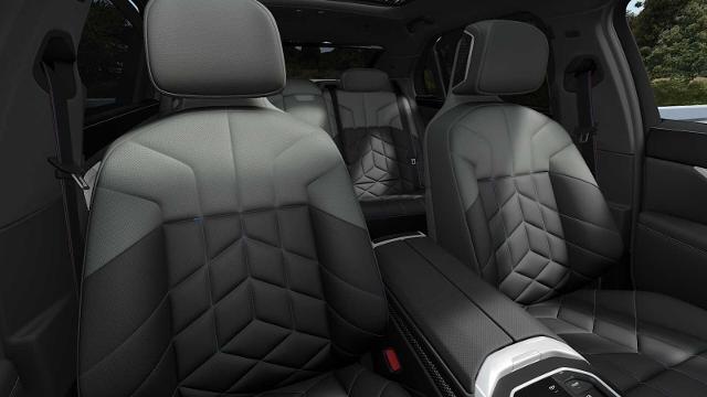 2025 BMW 740i Vehicle Photo in GRAPEVINE, TX 76051