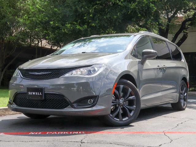 2020 Chrysler Pacifica Vehicle Photo in Dallas, TX 75209